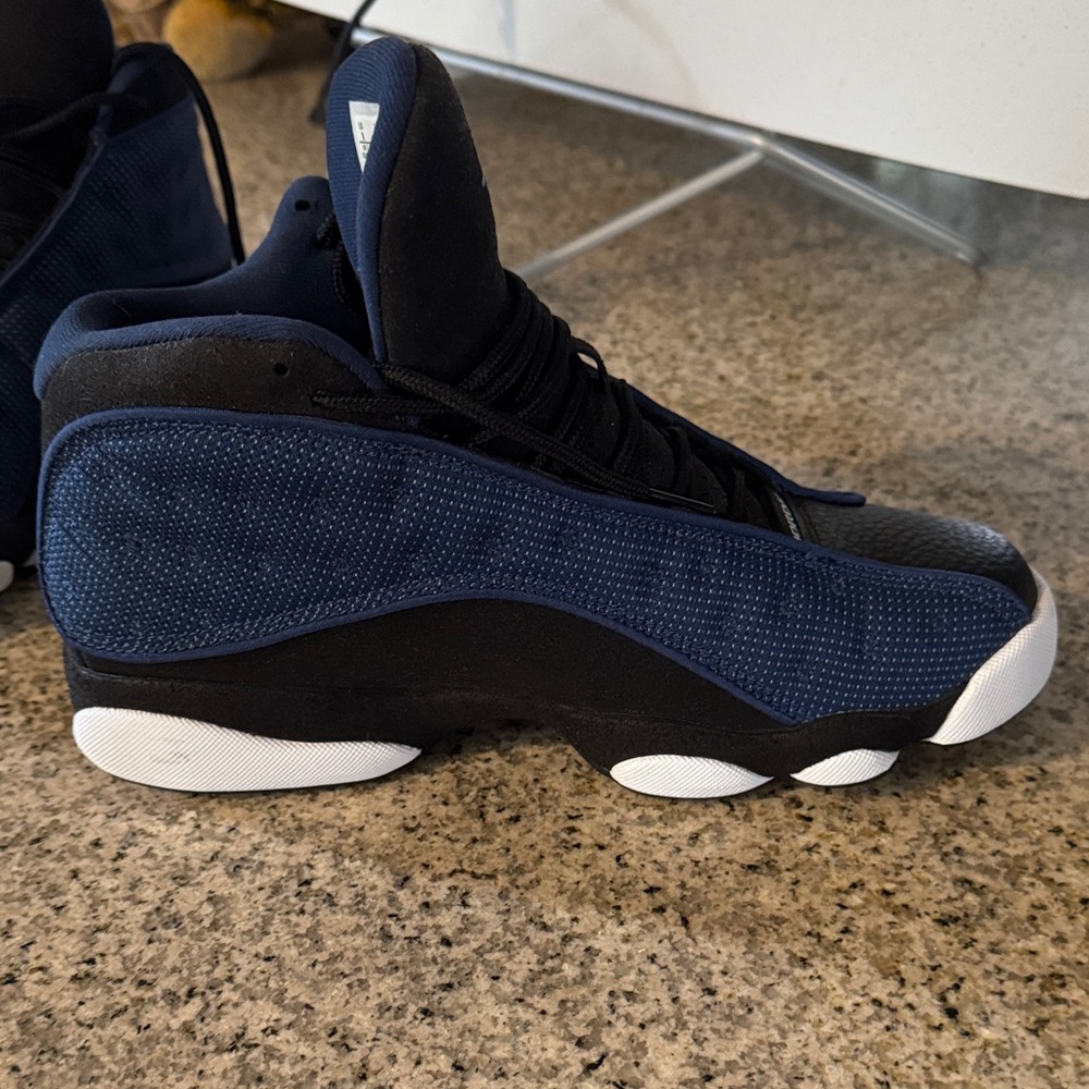 Jordan Athletic Shoes in Black and Blue - Picture 5 of 9